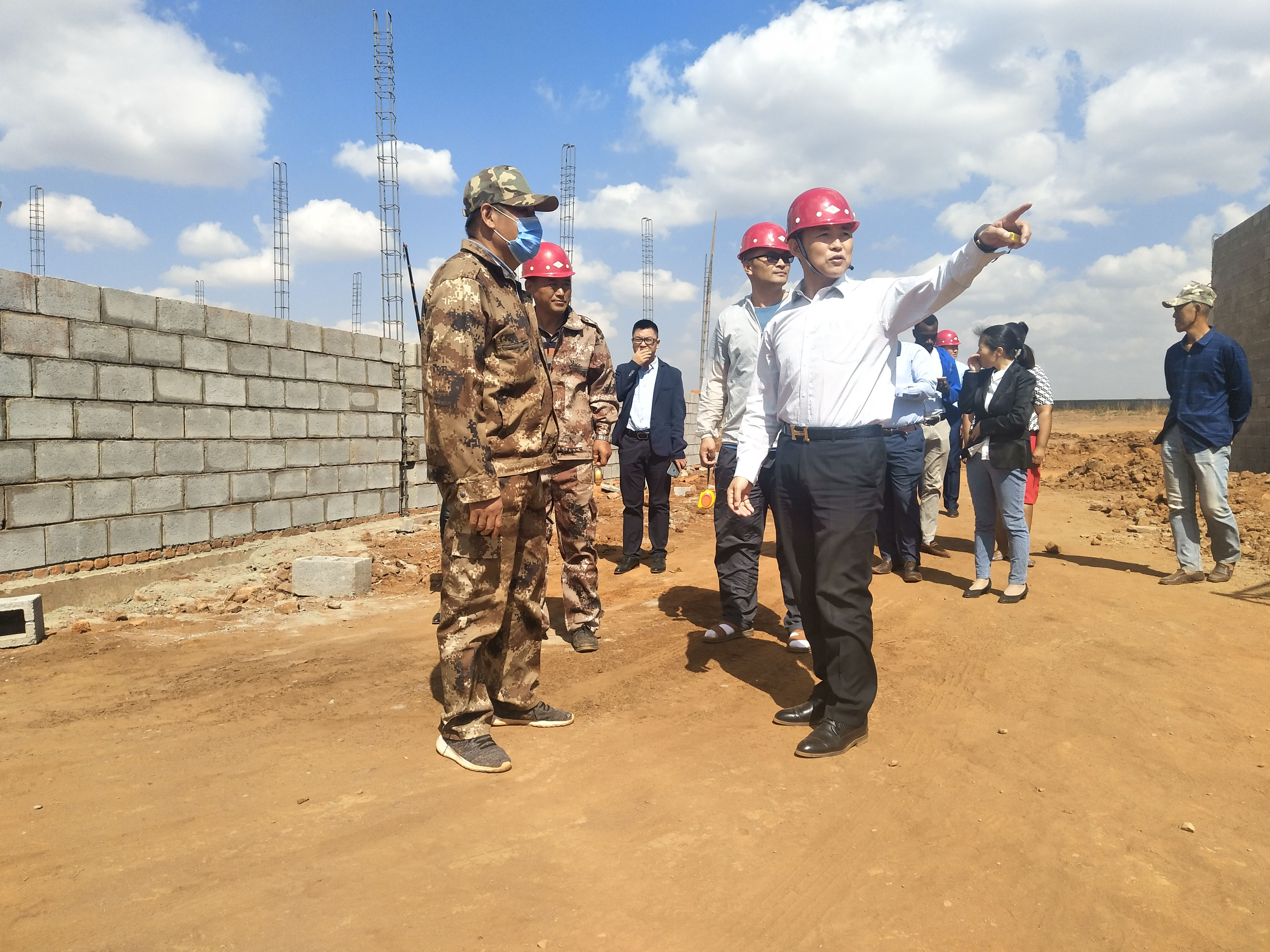 公司领导工地视察2