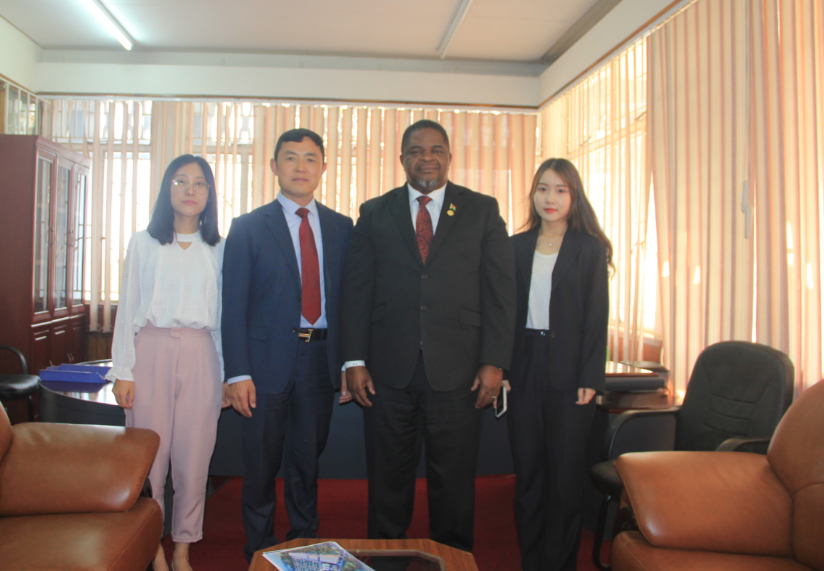 总裁马占江拜访马拉维司法部长布莱特·玛萨卡